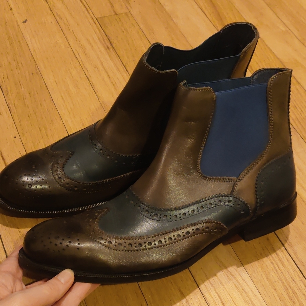 Elegant Two-Tone Leather Chelsea Boots
